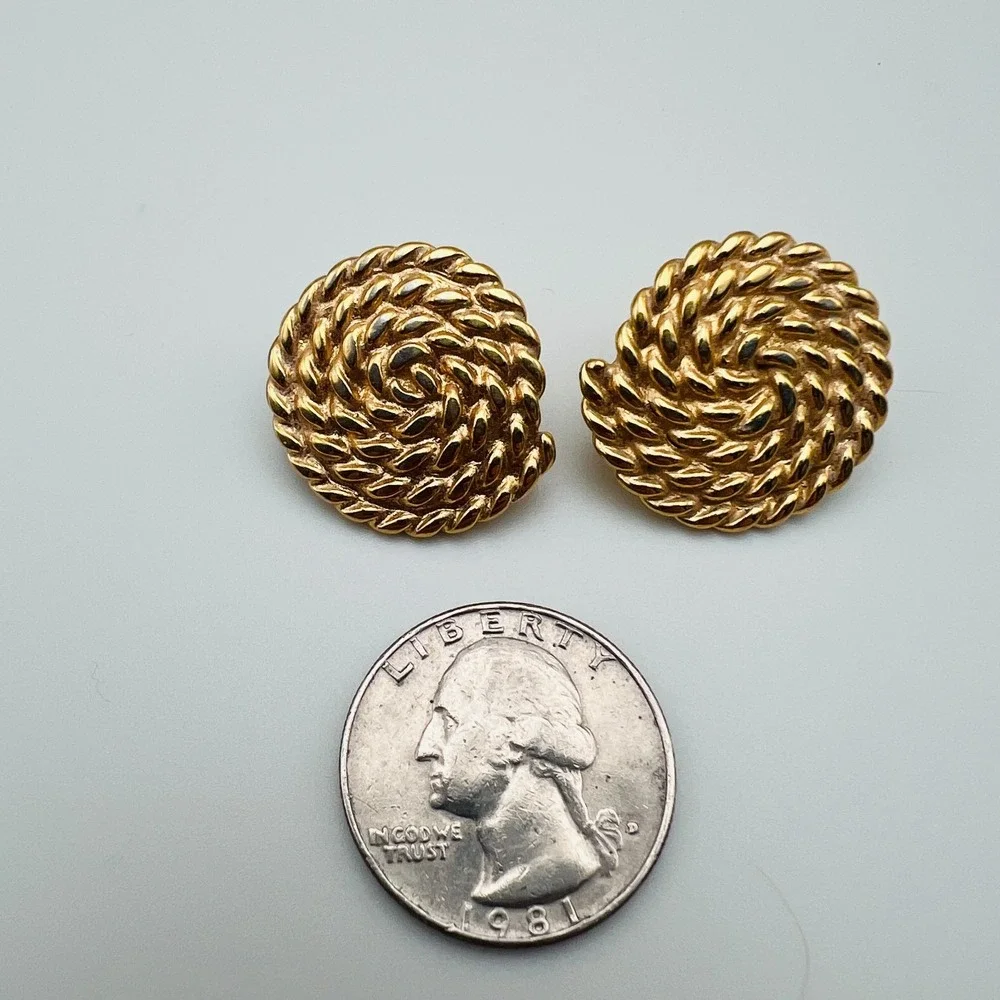 Vintage Gold Tone Rope Swirl Stud Earrings Round‎ Textured Classic Statement